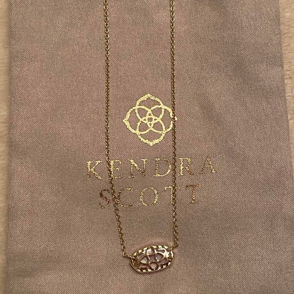 Kendra Scott Elisa Gold Pendant Necklace Magenta - Picture 2 of 3